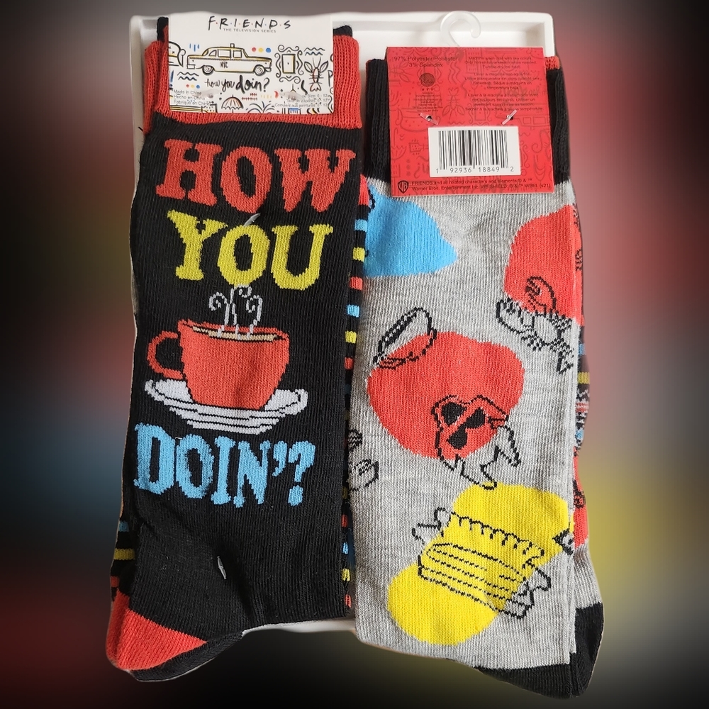 NWT FRIENDS 》2×《WOMEN'S 2 PAIRS OF SOCKS: HOW YOU DOIN'?
